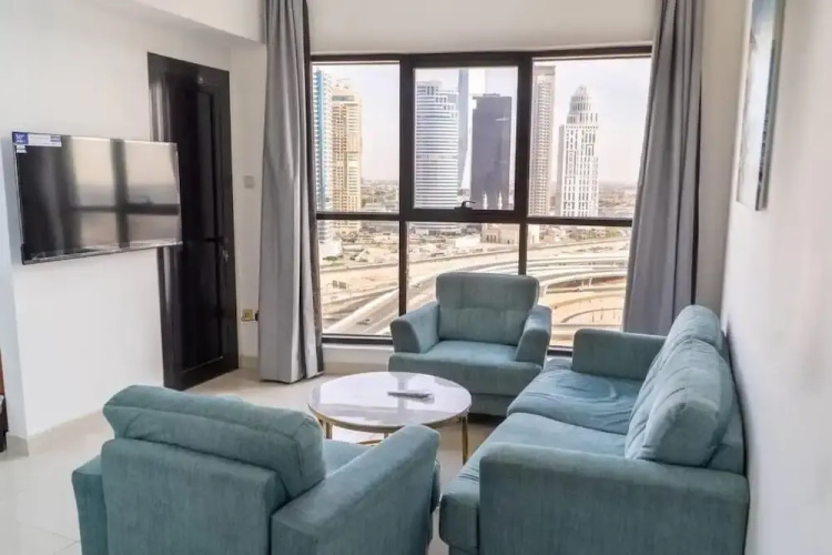 1BR Near Metro and Tramp