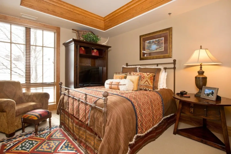 3 Bedrooms Buffalo room