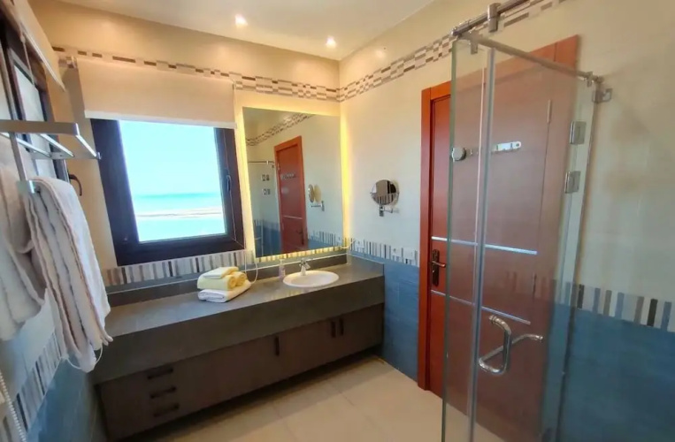 luxury half villa sea view team