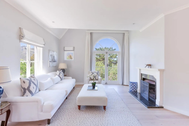 Sublime Five bed Property in Glorious Setting