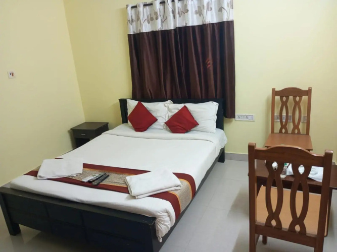 The Posh Residency, Ecr