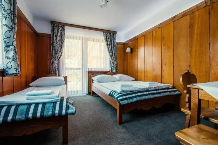 Standard Triple room
