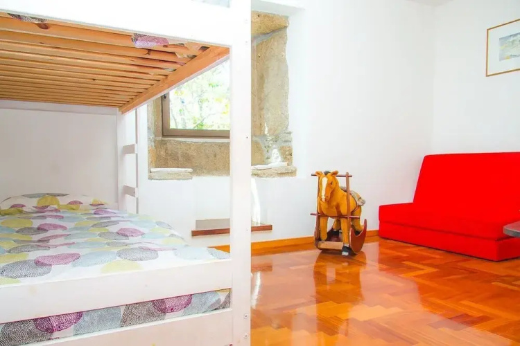 Liiiving in Caminha Oak Tree Chill House