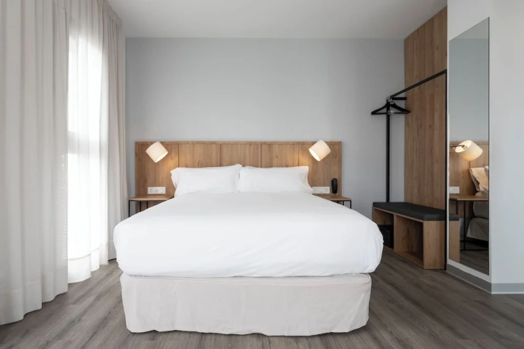 Standard Double room with city view