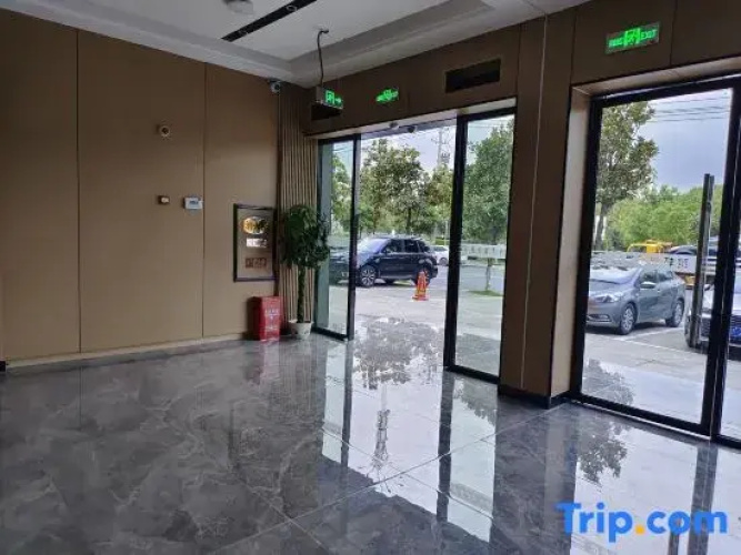 Yaxuan Smart Hotel