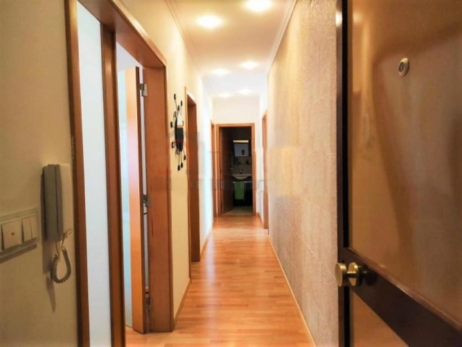 3 Bedrooms Apartment
