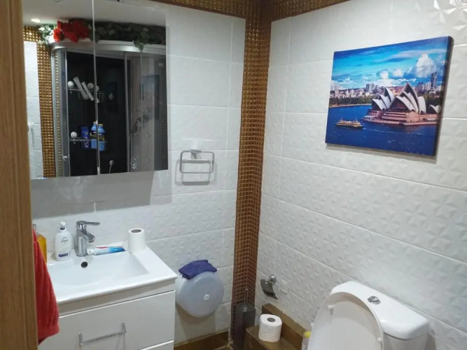 2 Jacuzzi Airport House - Airport Transfer Available