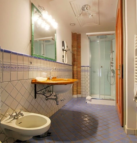 Standard Double room with city view