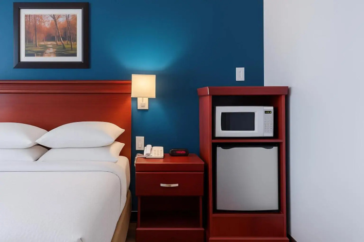 Days Inn by Wyndham Hamilton