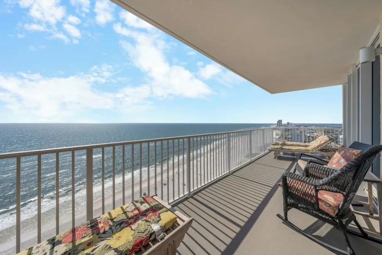2 Bedrooms Standard room with balcony and beachfront