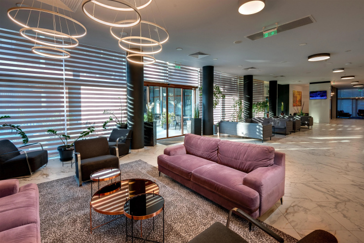 Best Western Plus Premium Inn