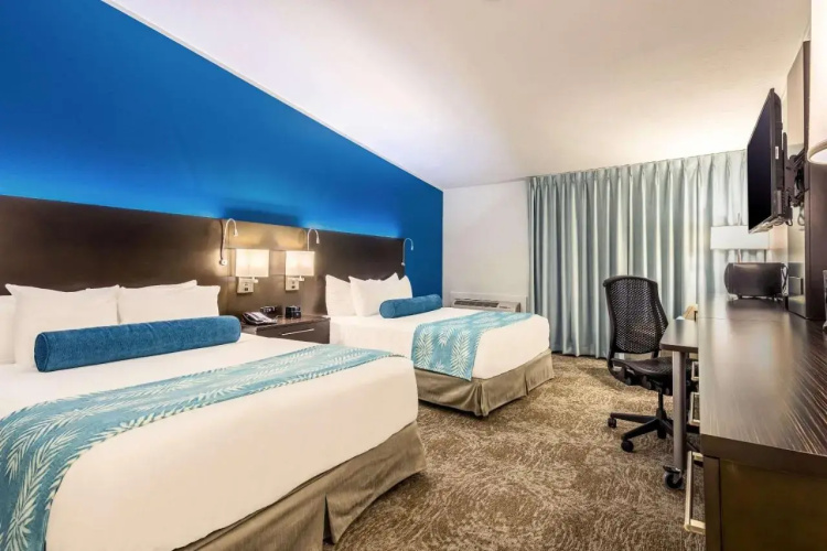 Ramada Springfield Inn And Conference Center