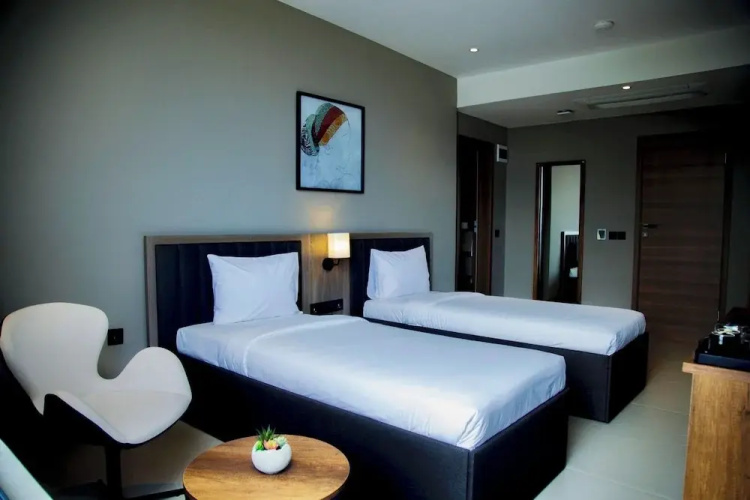 New Amaan Hotel