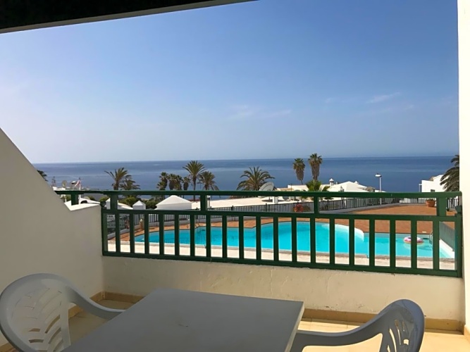 1 Bedroom Apartment with pool view