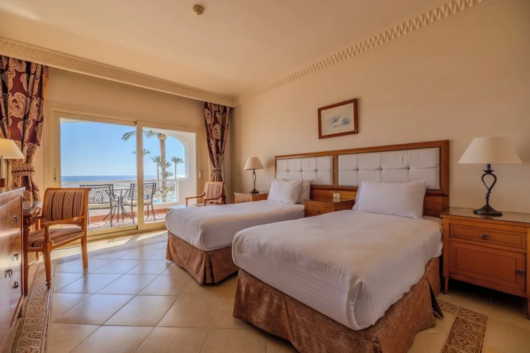 Standard Twin room with balcony