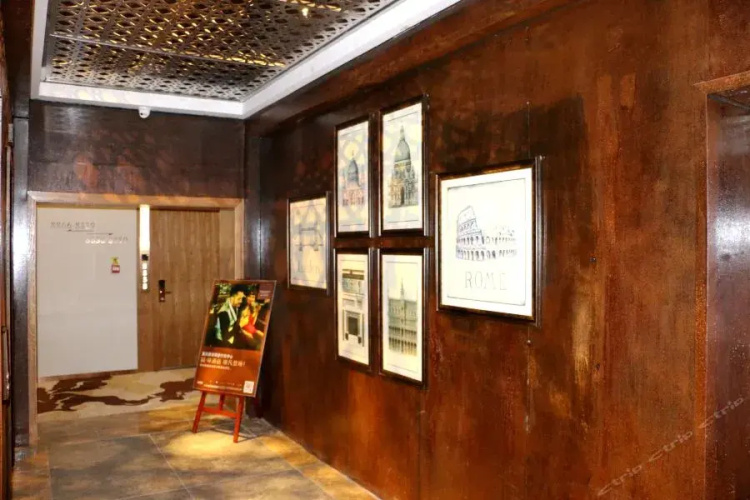 James Joyce Coffetel Chongqing Jiefangbei Pedestri