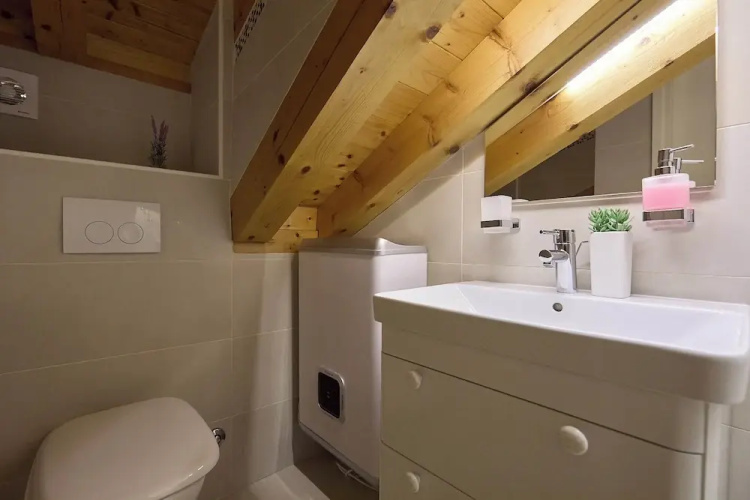 B18 Apartment