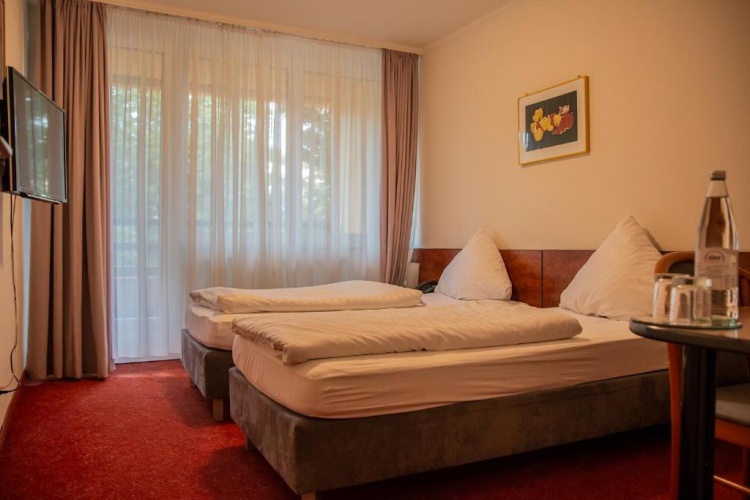 Standard Twin room with balcony