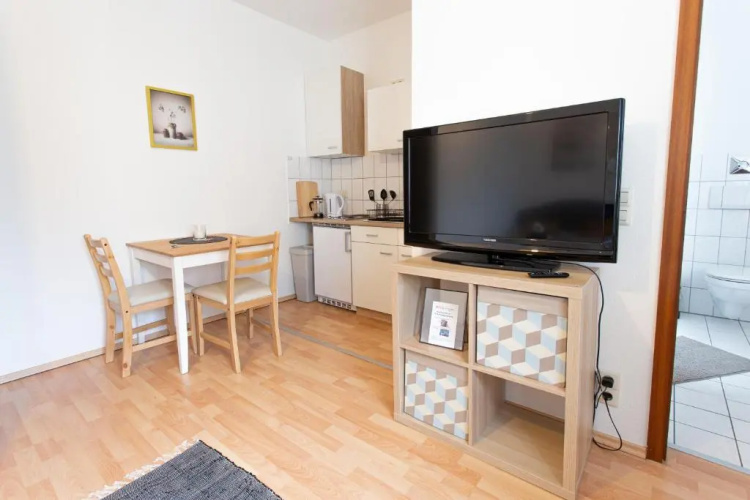FULL HOUSE Studios - Little Sun Apartment