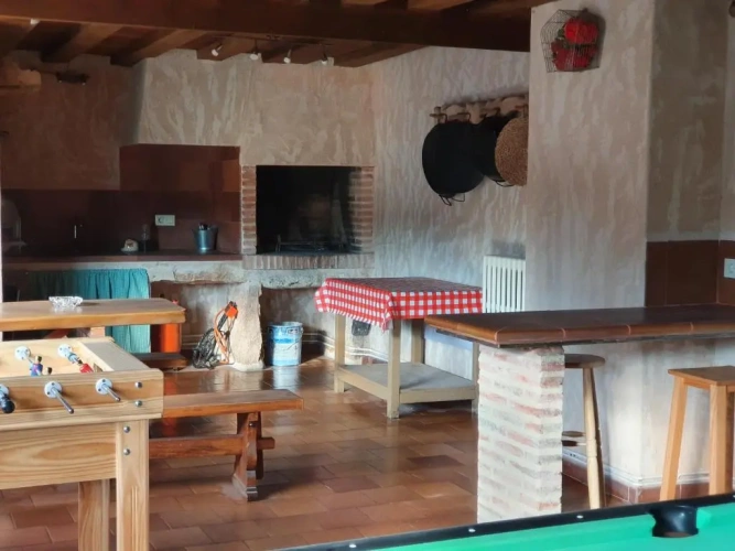 4 Bedrooms Cottage