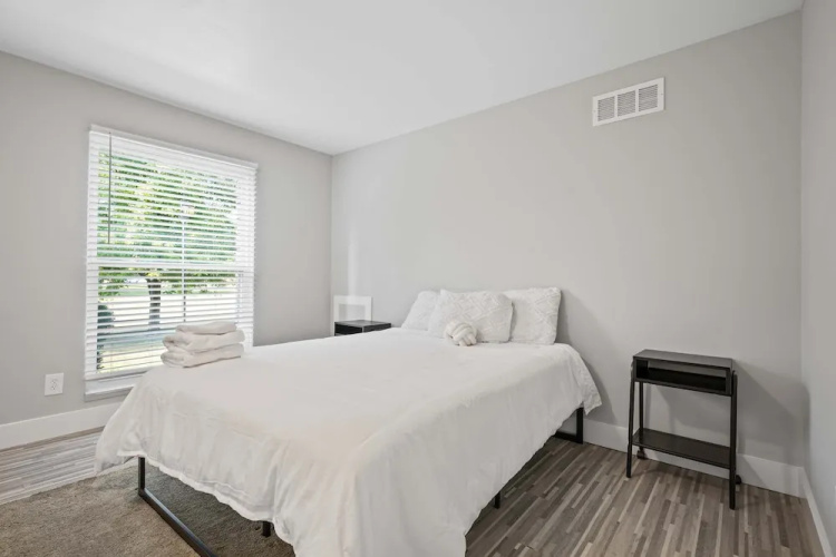 2-bedroom Spacious Stay