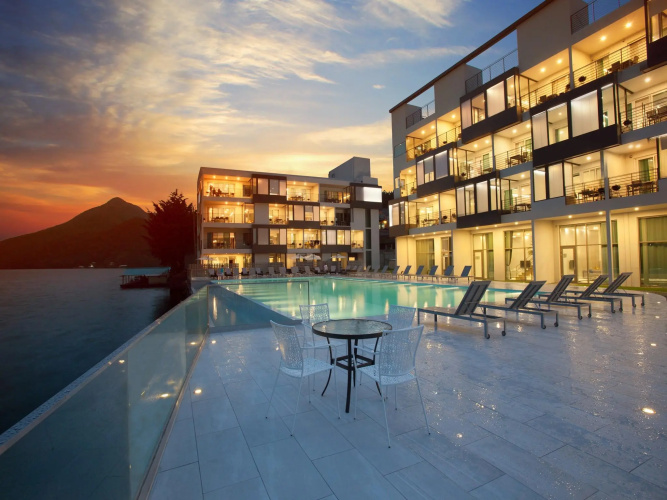 Casa 32 Resort