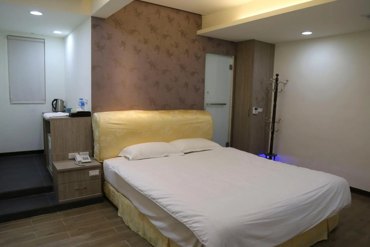 Direct Hotel