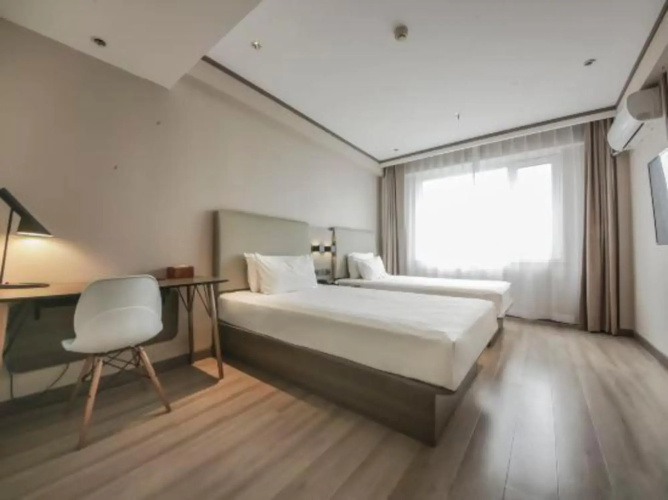 Hanting Express Shenyang South Tower