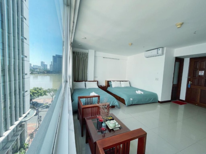 Deluxe Family room with view
