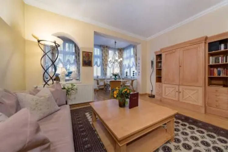 Villa Phoenix _ App_ 5