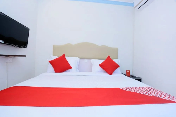 OYO 22008 Jrj Suites