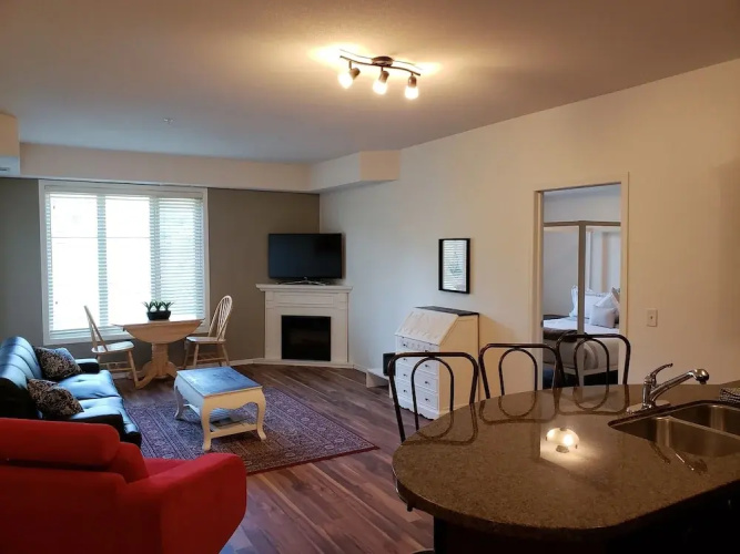Pinnacle Pointe - By Vacations Kelowna