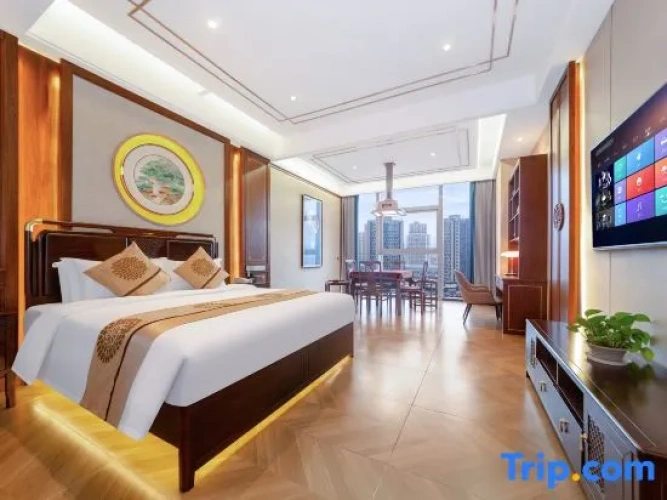 Deluxe Double room with city view