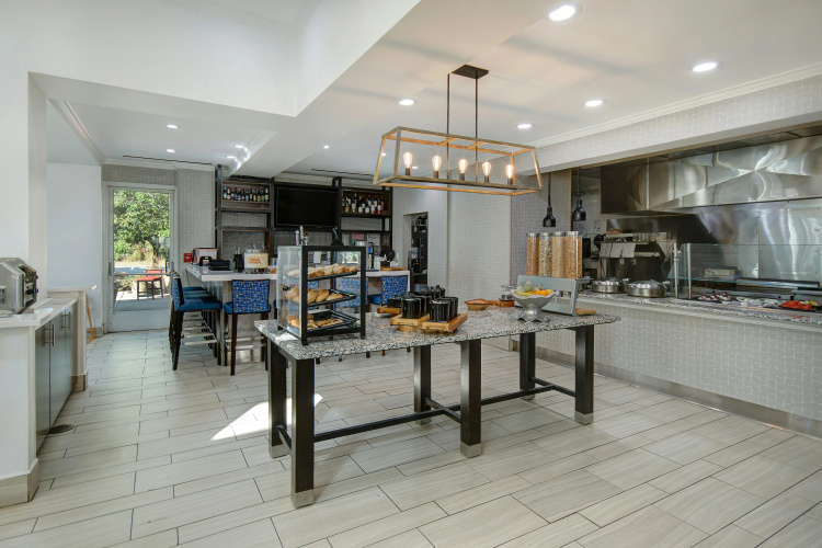 Hilton Garden Inn Detroit Metro Airport photo 12
