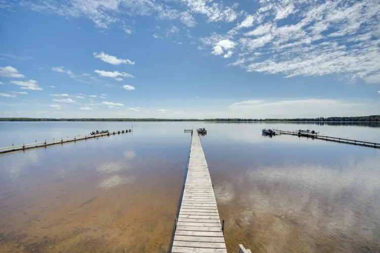 Convenient Cabin w/ Access to 3 Boat Docks!