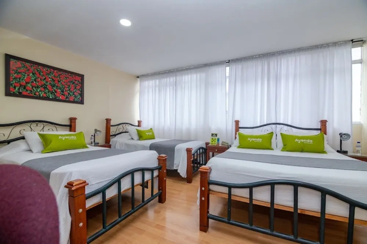 Standard Triple room