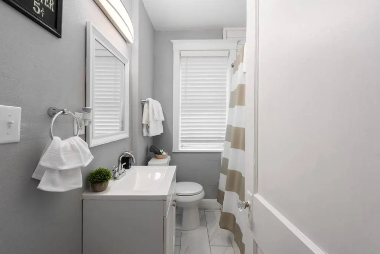 Trendy 1br in Garden District