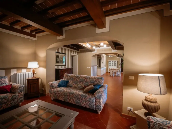 Villa in Tuscany With Pool & Panoramic Views