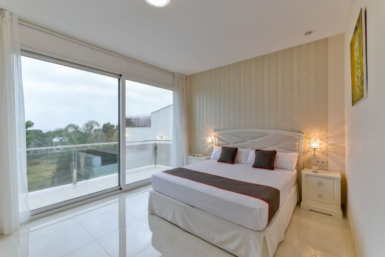 Calma Holiday Villas