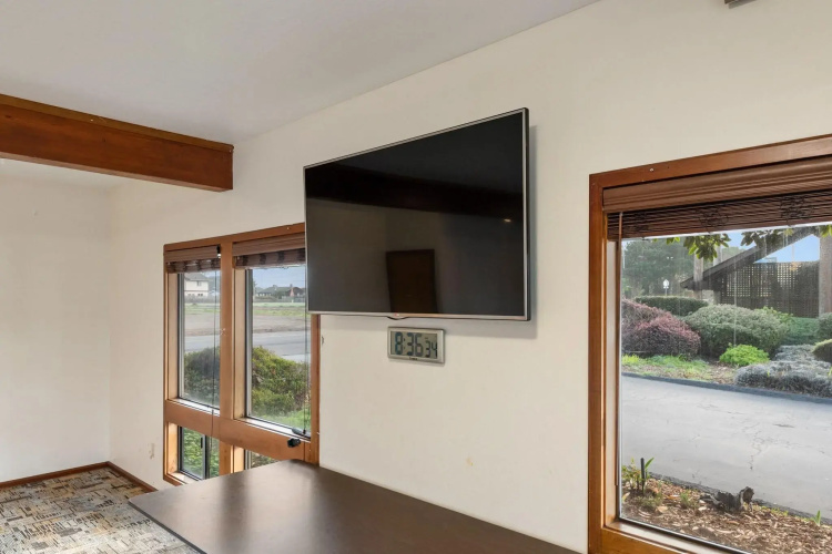 Harbor Lite Lodge