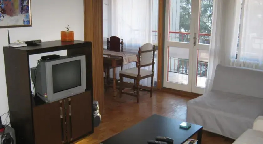 Apartment 017