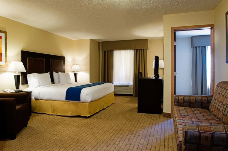 1 Bedroom Suite