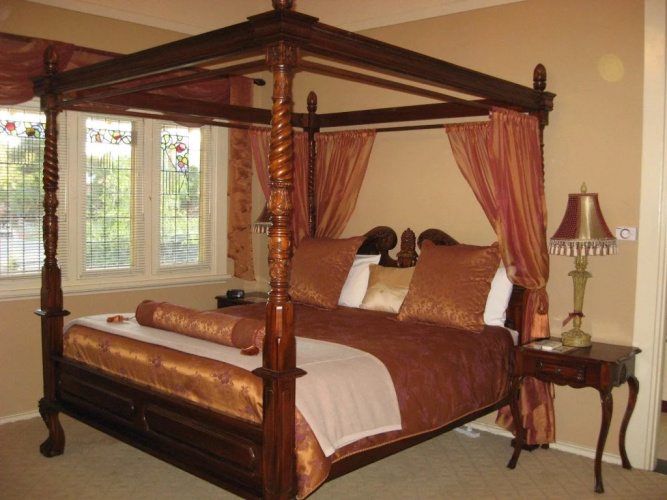 THE Doulton Luxury B&B