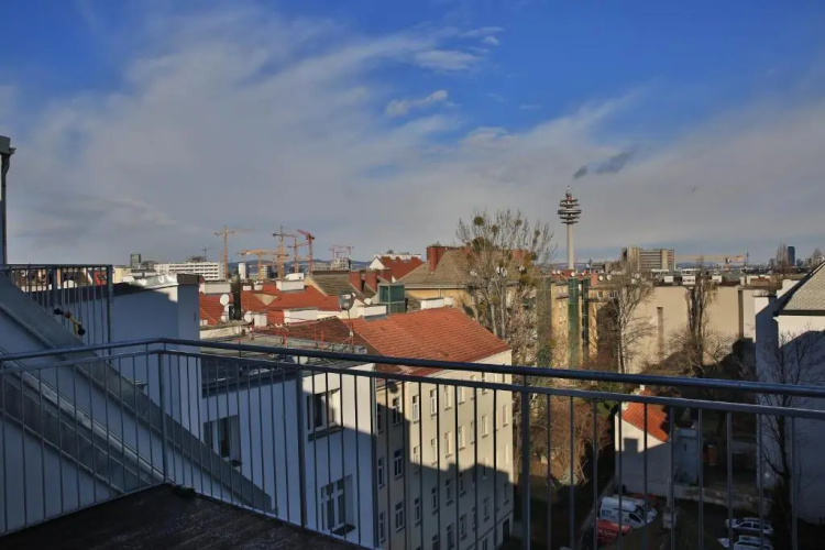 Sunny Penthouse with Terrace. Great View! DG2