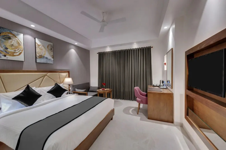Click Hotel Aurangabad
