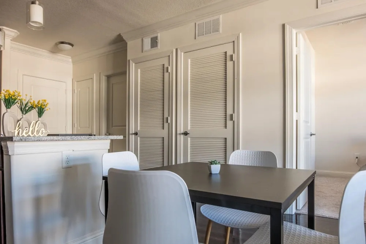 Spacious Apartments by Frontdesk