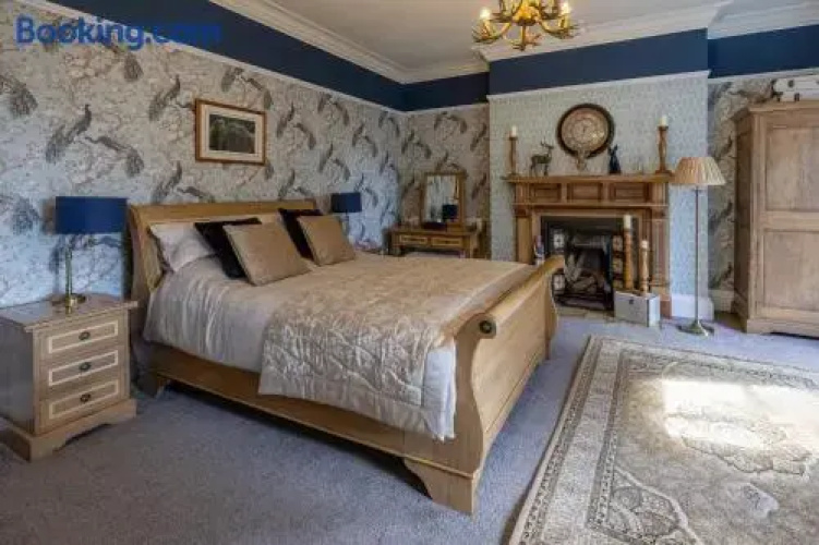 Highgate House