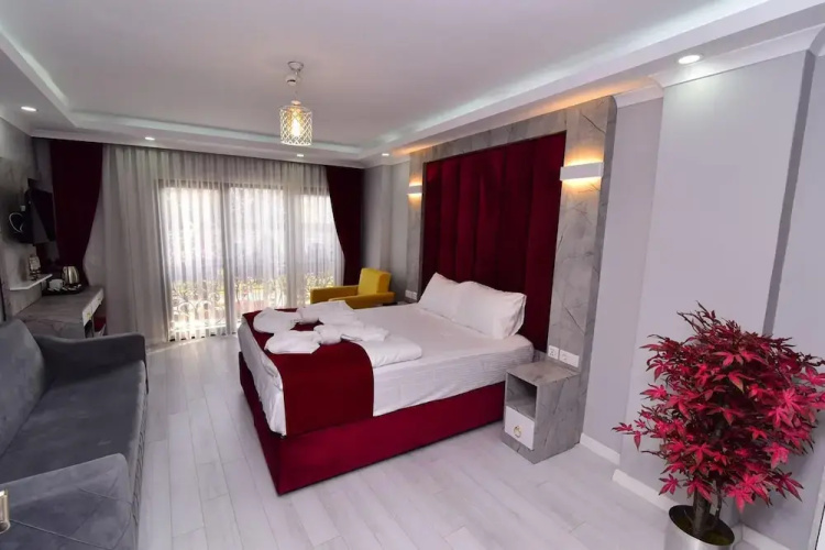 Hotel By Sofia