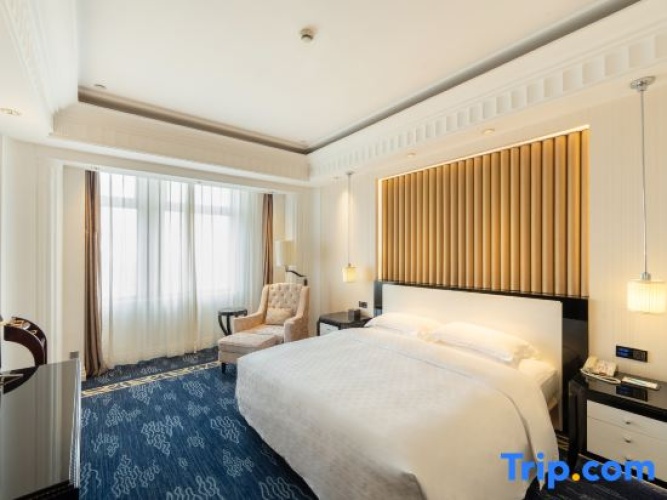 Deluxe Double Suite