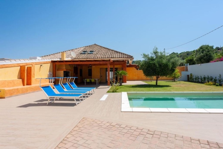 3 Bedrooms Cottage